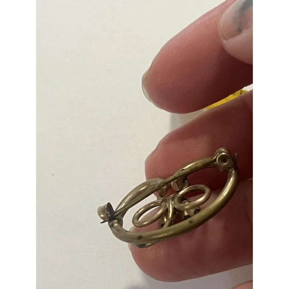 Vintage Gold Tone Rhinestone Pretzel Design Brooch‎ Ornate